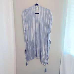 Short sleeved cover up.